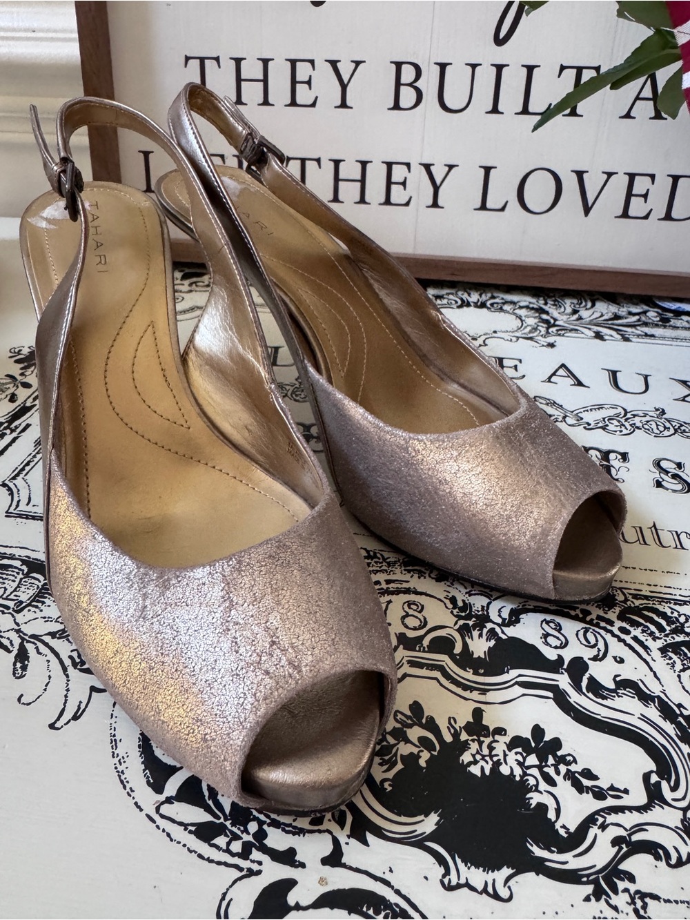 Tahari Slingback Peeptoe Heels size 8.5